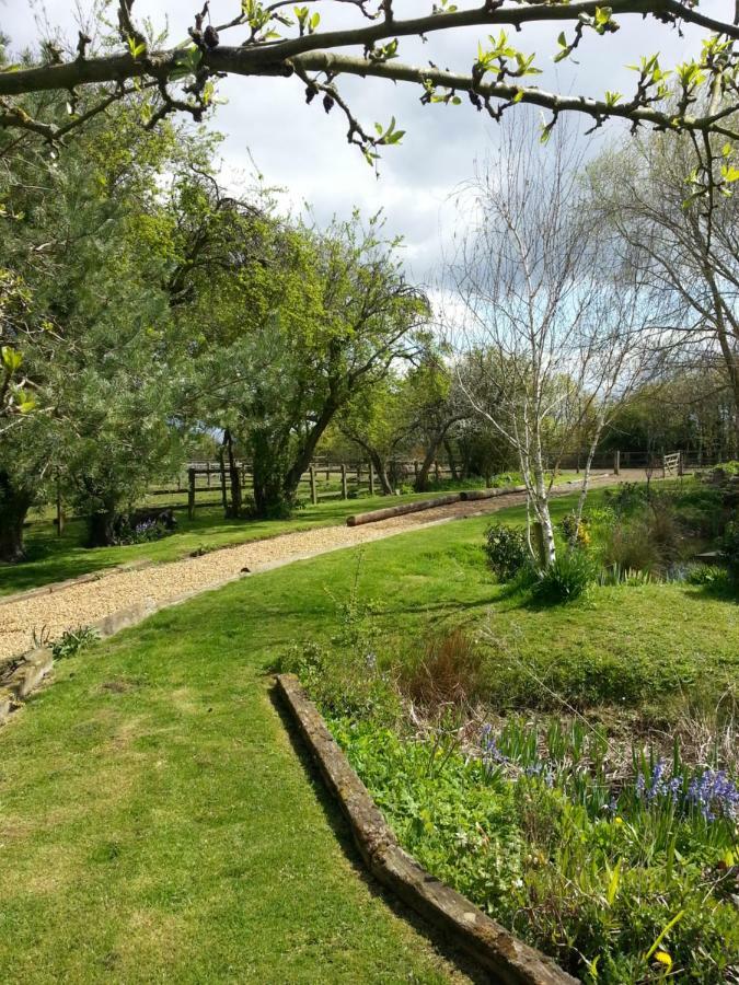 Bed and Breakfast Upper Wood End Farm Marston Moreteyne Exterior foto